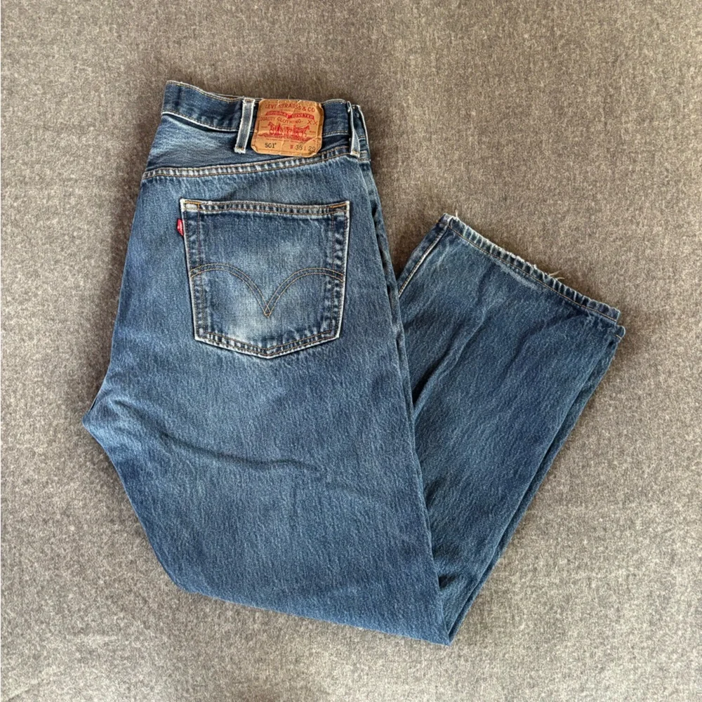 Vintage Distressed Levi’s 501 Jeans - Picture 1 of 11